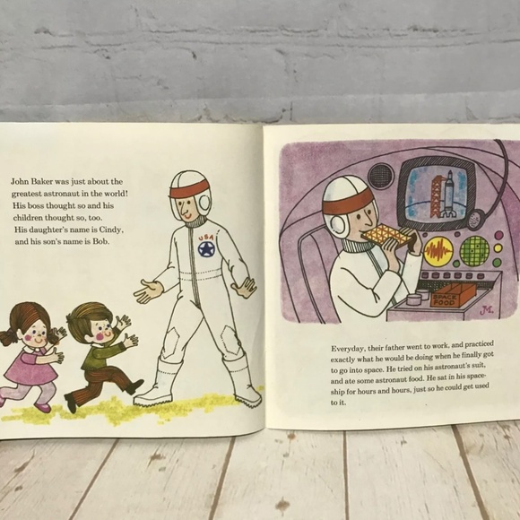 Vintage Peter Pan record and book 45 RPM "A Trip to the Moon" - Picture 7 of 9